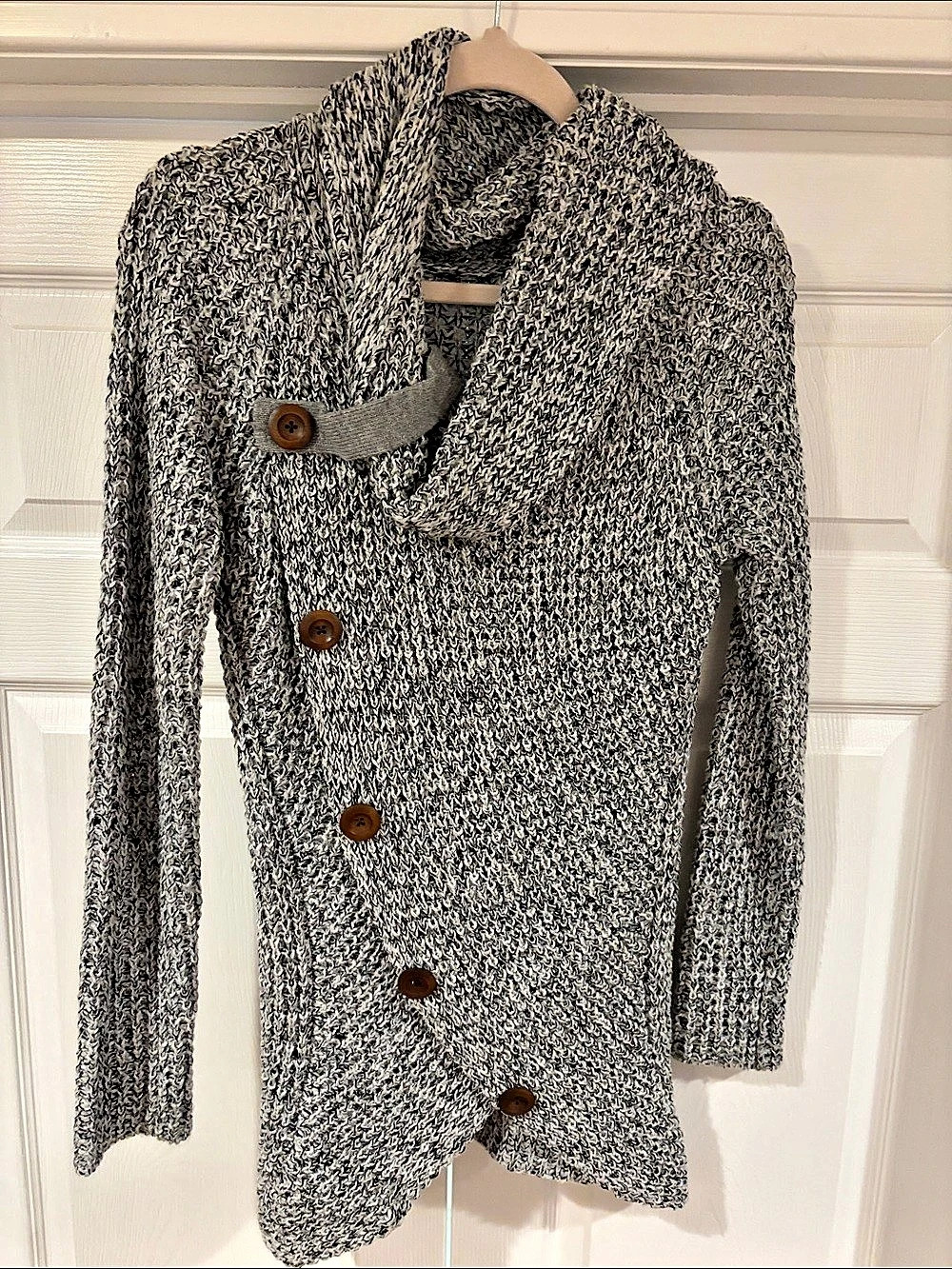 Women's Button-Front Cardigan in Gray & Black Like New